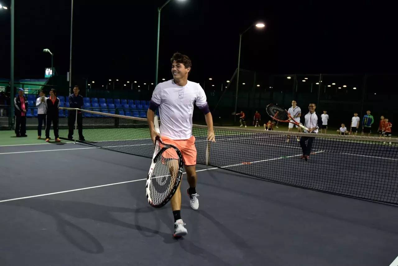 并附上文字 并附上文字