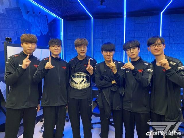 项伟大的成 项伟大的成